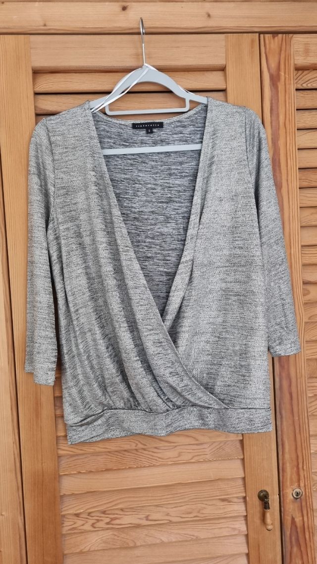 Blusa gris cruzada - talla 6