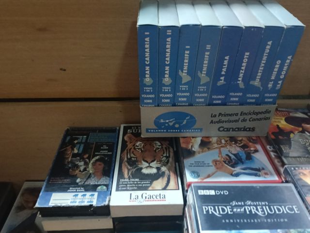 VHS y DVD Variadas - ¡Acción, Terror y más!