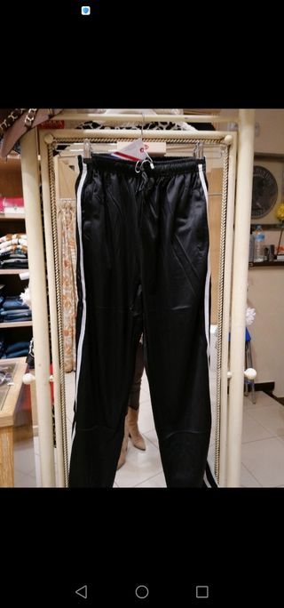 Lote de 195 pantalones  chándal,  colores y tallas