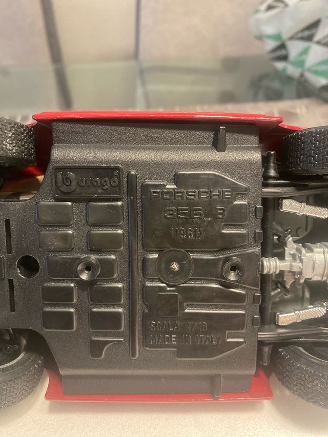 Porsche 356 rojo escala 1:18