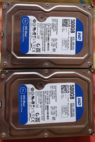 Dos discos duros WD Blue de 500 GB