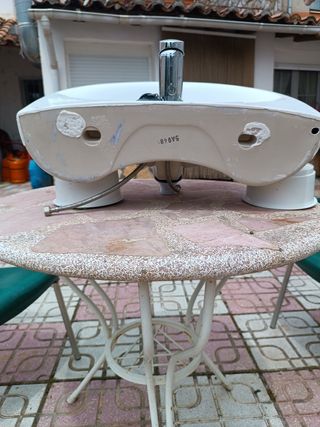 Lavabo Roca con grifo - nuevo