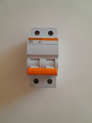 Interruptor automático 2P 32A Merlin Gerin