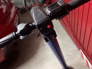 Patinete eléctrico AquaCity azul