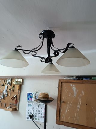 2 lámparas techo simulando antiguo