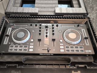 Numark Mixtrack Platinum - Controladora DJ