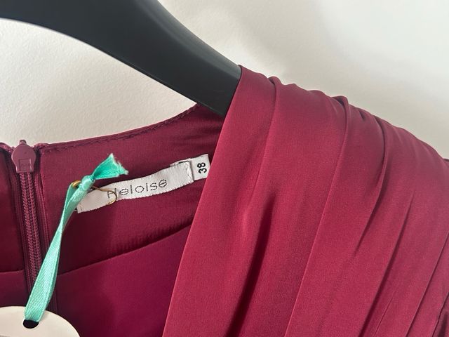 Vestido granate midi, sin estrenar. Marca Heloise