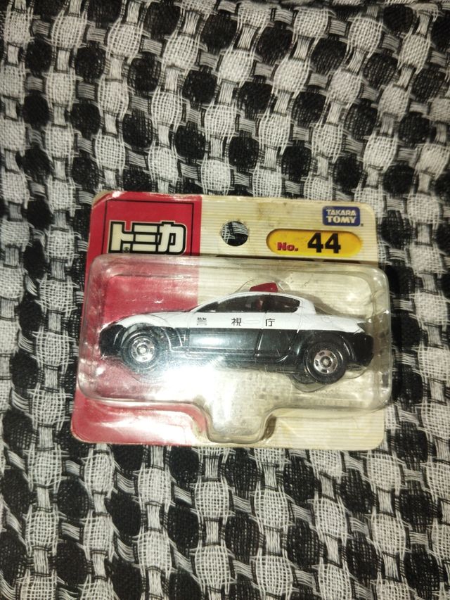 Coche policía Tomica No.44