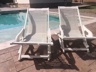 Rebajadas! 2 Tumbonas beige de madera de teka