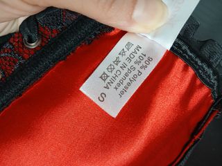 Corsé rojo encaje negro - Talla S