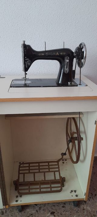 Máquina coser Sigma + mueble