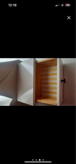 Tocador con espejo blanco de madera