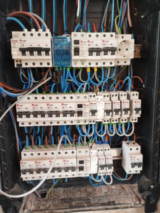 Aire acondicionado,  electricidad fontanería