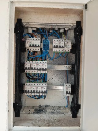 Aire acondicionado,  electricidad fontanería