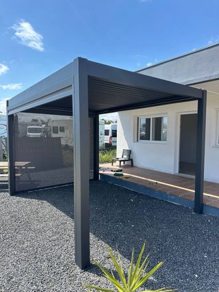 Pérgola metálica a medida