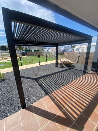 Pérgola metálica a medida