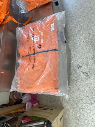 Chaqueta Just Eat naranja