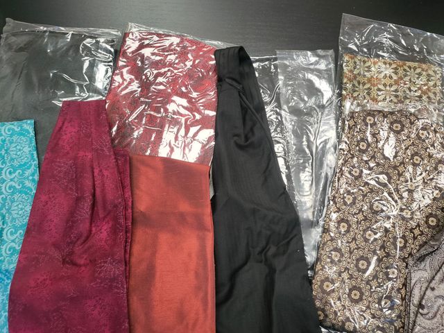 Lote de cravats o pañuelos de cuello para hombre.