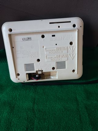 Radio despertador Sony vintage blanco