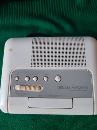 Radio despertador Sony vintage blanco