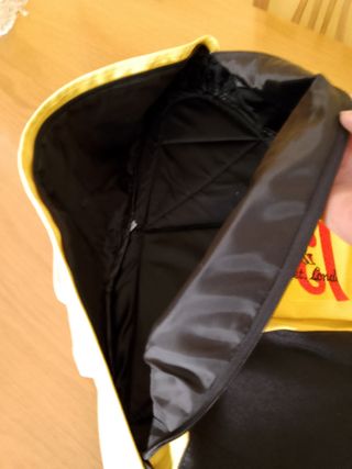 Mochila bandolera amarilla