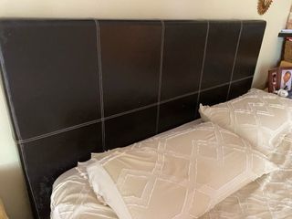 Cabecero cama piel marrón
