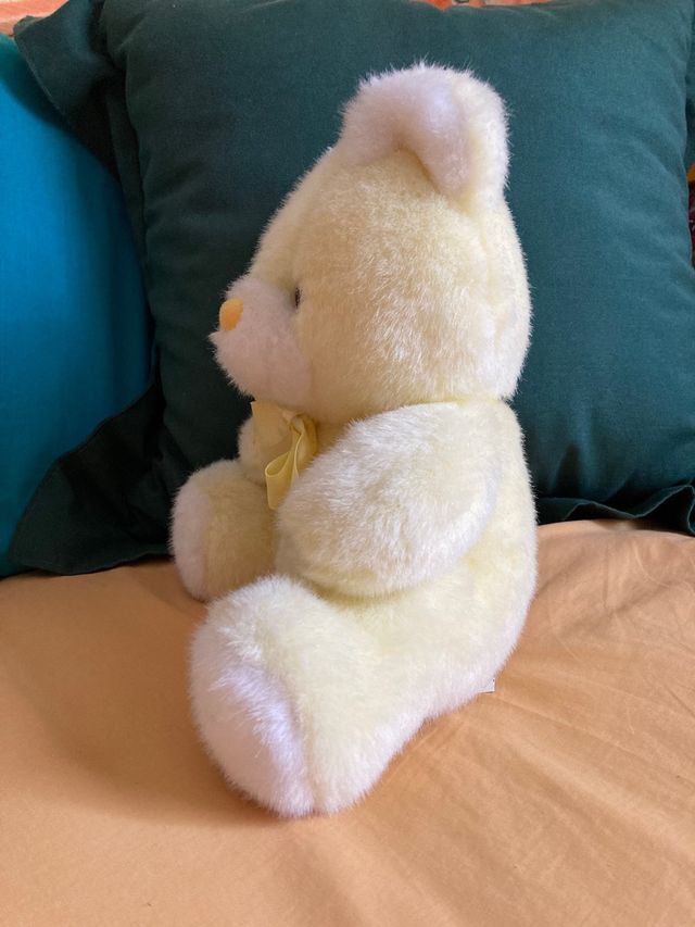 Osito de peluche amarillo