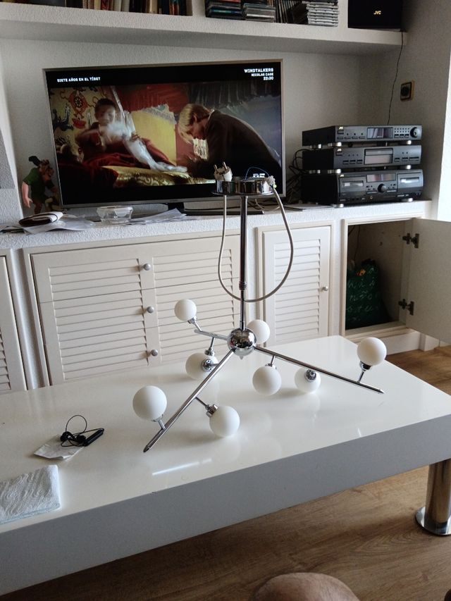 Lampara moderna nueve luces
Regulable en altura. 