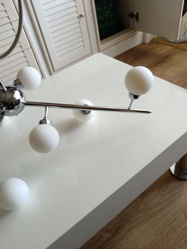 Lampara moderna nueve luces
Regulable en altura. 