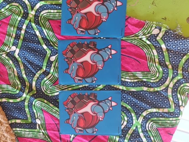 Cartas Pokémon Metálicas c/Fundas