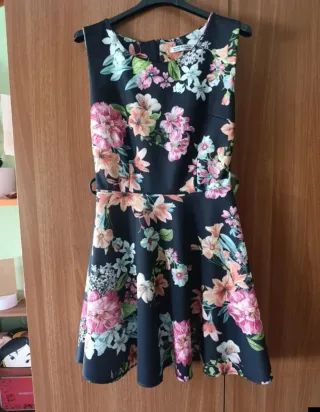 Vestido floral negro
