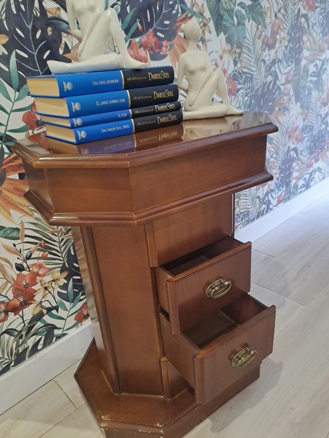 Costurero madera con ruedas y mucho almacenamiento