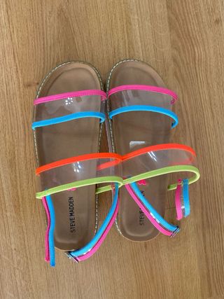 Sandalias Steve Madden multicolor niña