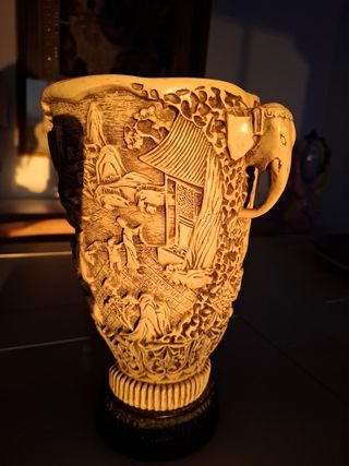 Jarron chino tallado a mano