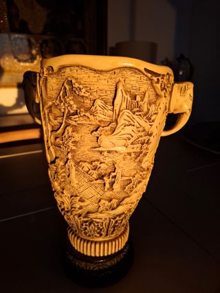 Jarron chino tallado a mano