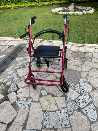 Andador con asiento plegable