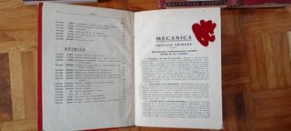 Varios libros de Física antiguos.