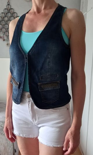 Chaleco vaquero azul oscuro