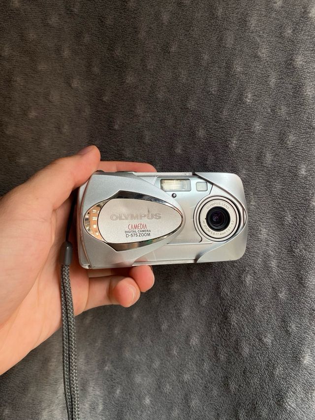 Olympus D-775 Zoom Cámara Digital
