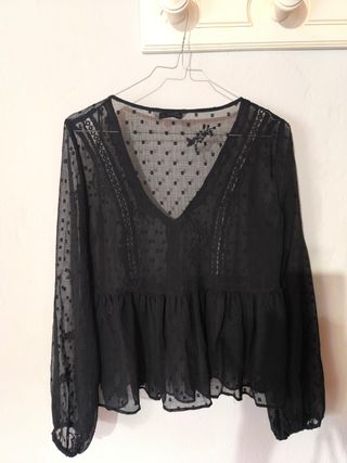 Blusa negra Stradivarius plumeti