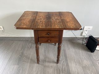 Mesita plegable antigua de madera para restaurar