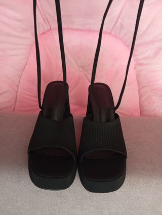 Sandalias negras tacón alto