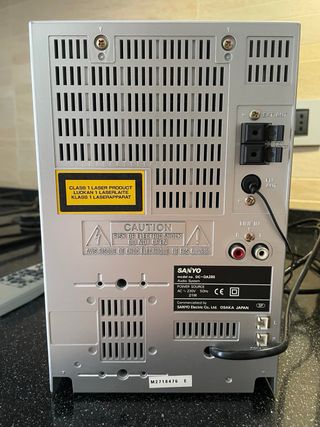 Stereo Sanyo con casse