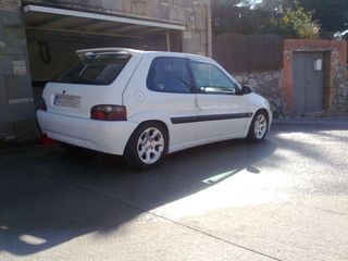 Citroen Saxo VTS 16v 120cv 2002 79.000 Km (Blanco)