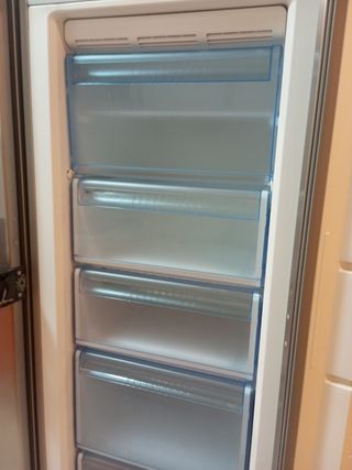 Recambios Congelador vertical Balay