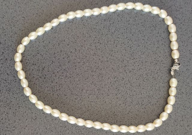 Collar de perlas blanco