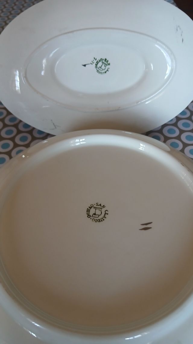Conjunto salsera y plato de porcelana
