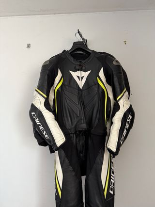 Mono Dainese Avro D2 2 piezas
