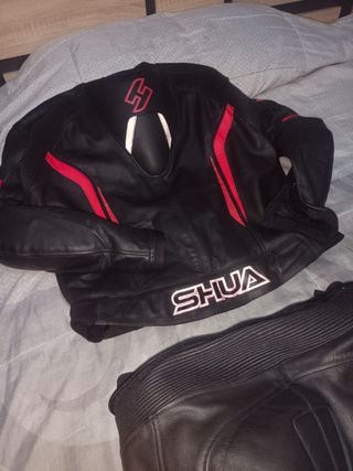 Traje de moto nuevo
