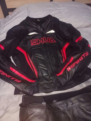 Traje de moto nuevo
